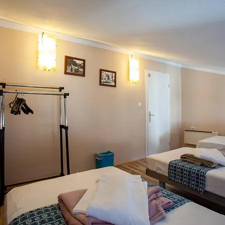 Adriatic (adults Only) Hostel *