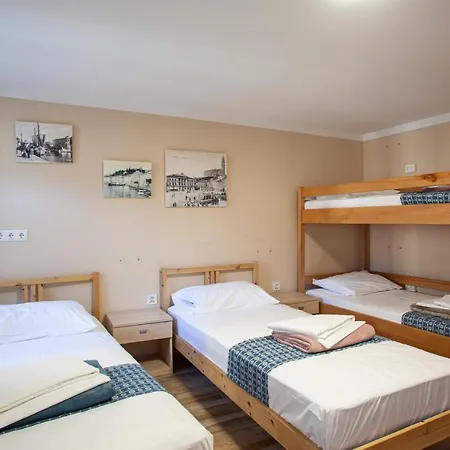 Vandrarhem Adriatic (adults Only) *