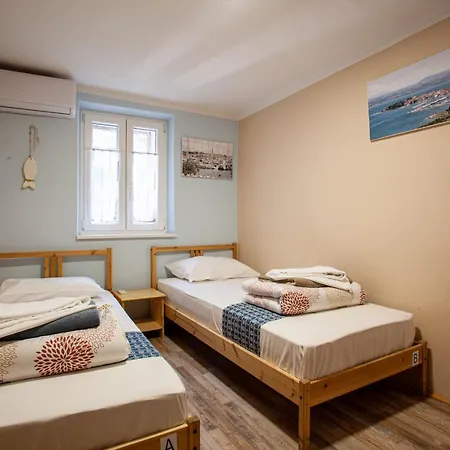 Adriatic (adults Only) Hostel *
