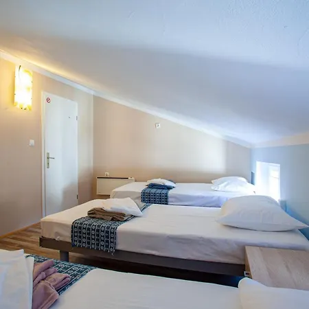 Hostel Adriatic (adults Only) *