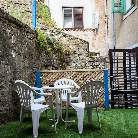 Adriatic (adults Only) Hostel