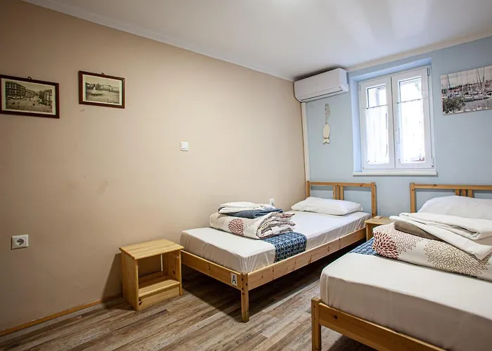 Adriatic (adults Only) Hostal