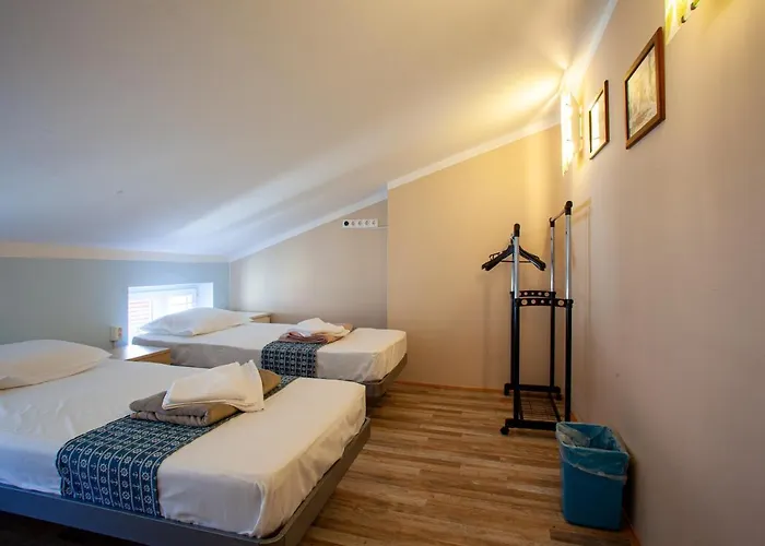 Adriatic (adults Only) Hostal