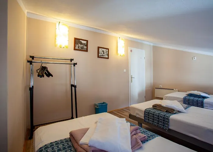 Adriatic (adults Only) Hostel *