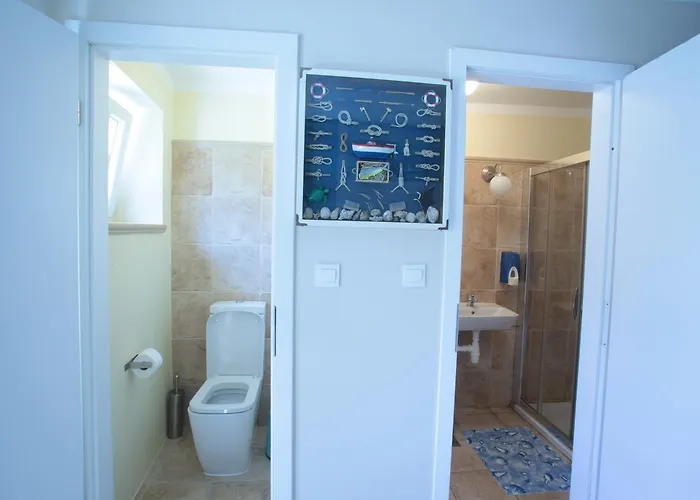 Adriatic (adults Only) Hostel *